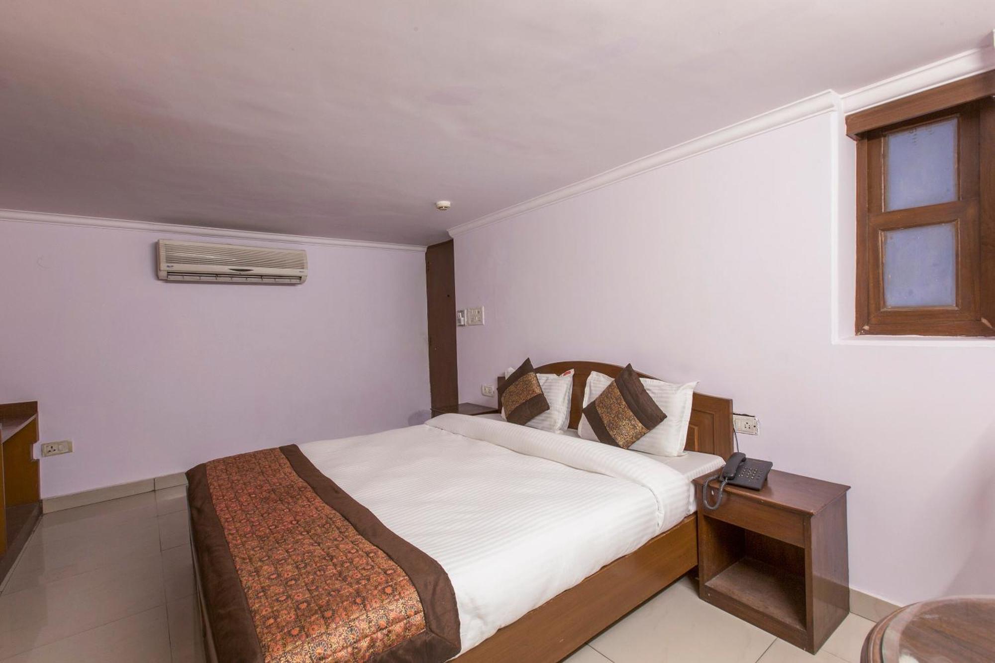 Hotel O Hotel Landmark Inn Дели Экстерьер фото