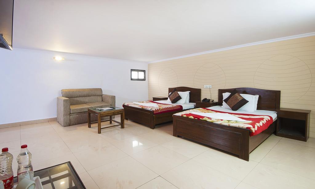 Hotel O Hotel Landmark Inn Дели Экстерьер фото