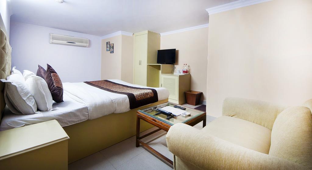 Hotel O Hotel Landmark Inn Дели Экстерьер фото
