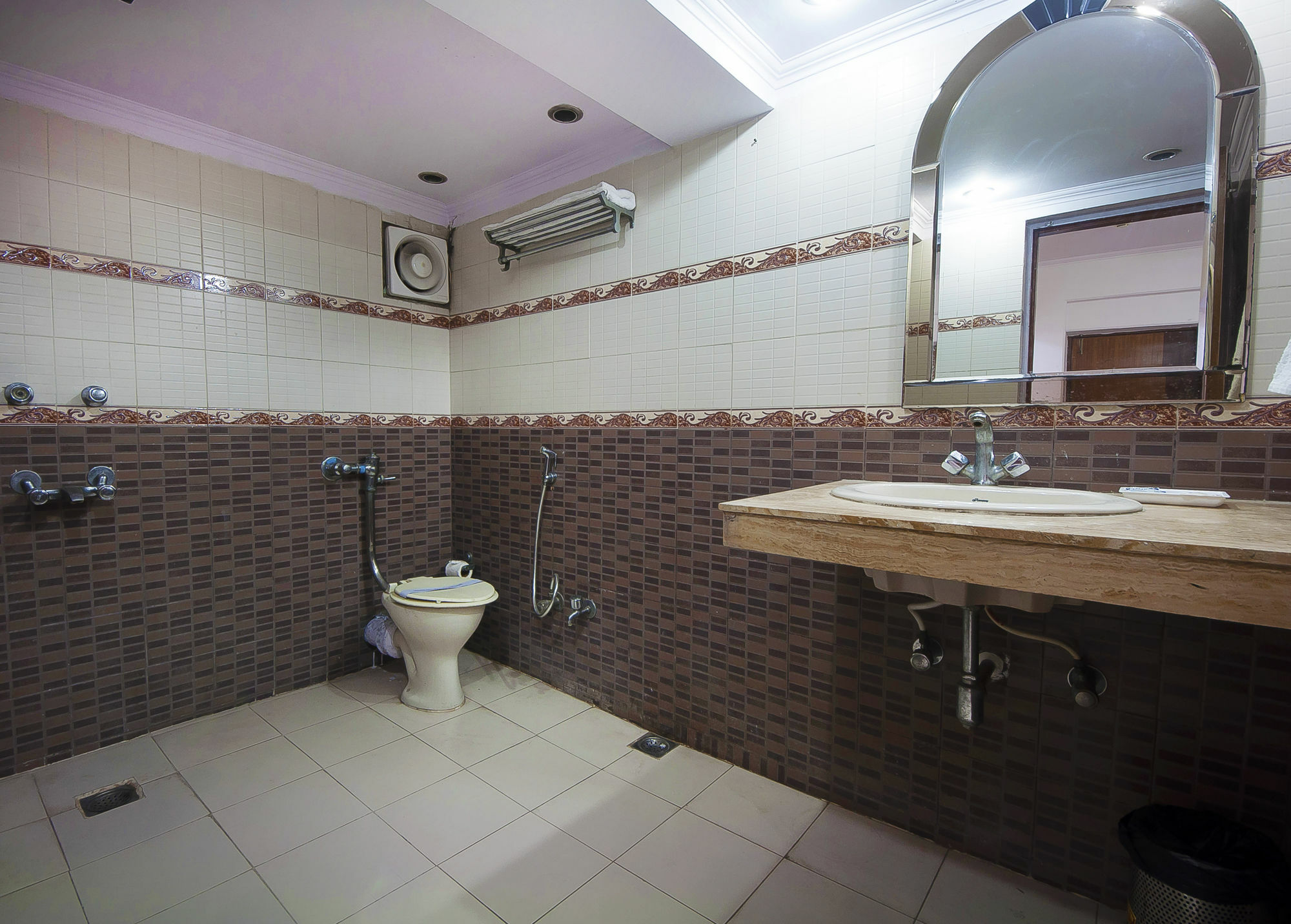 Hotel O Hotel Landmark Inn Дели Экстерьер фото